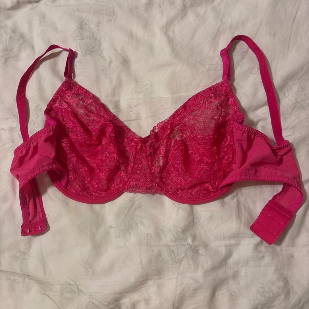 Vanity Fair Lace Underwire Bra in Bold Pink